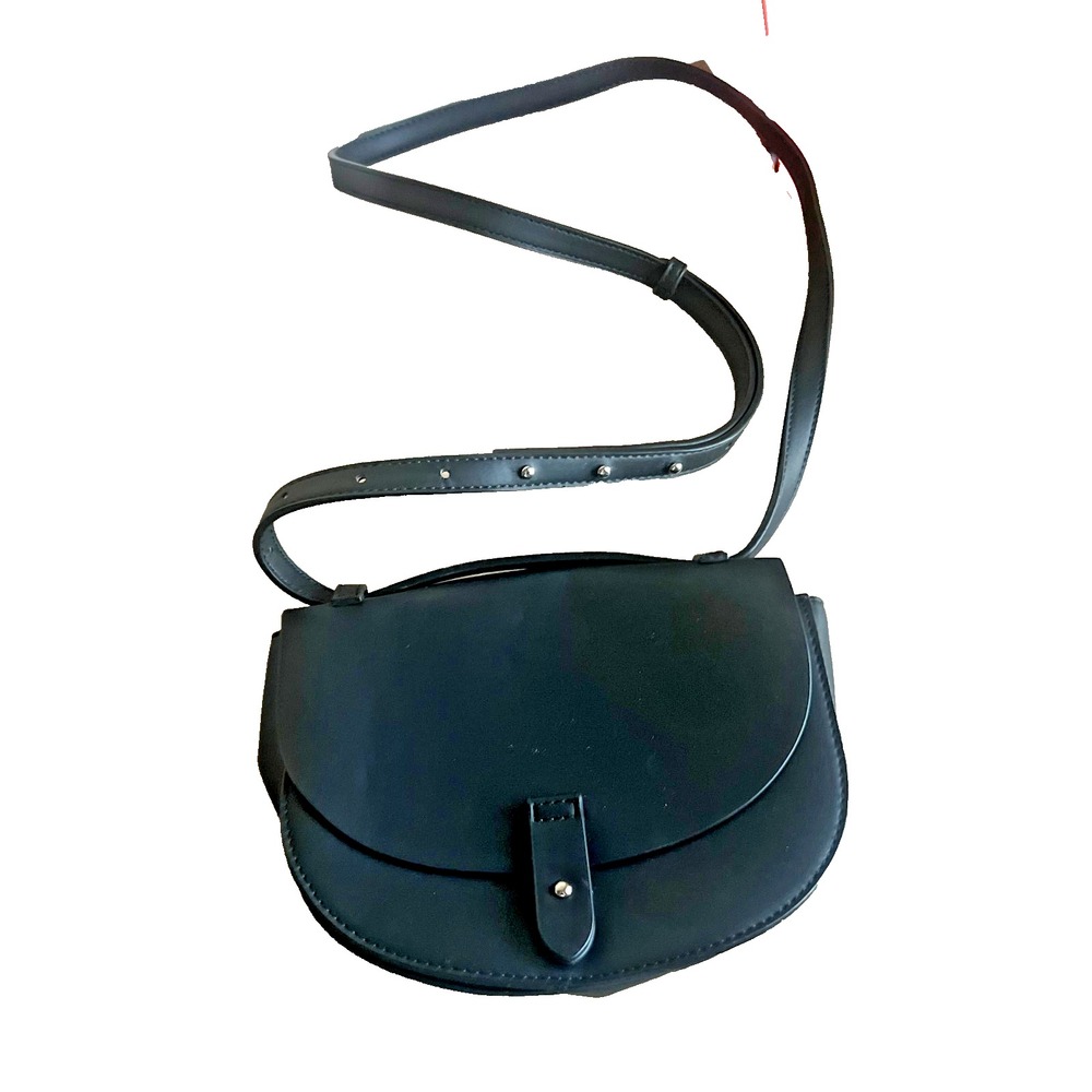 GAP Black Leather Flap Crossbody Saddle Bag / Purse  - Snap Closure - Adjustable
